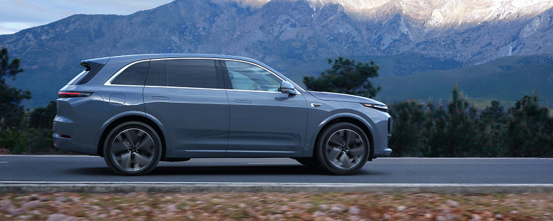 Li Auto не планирует работать в РФ самостоятельно. Первый дилерский центр с автомобилями компании откроет Sinomach